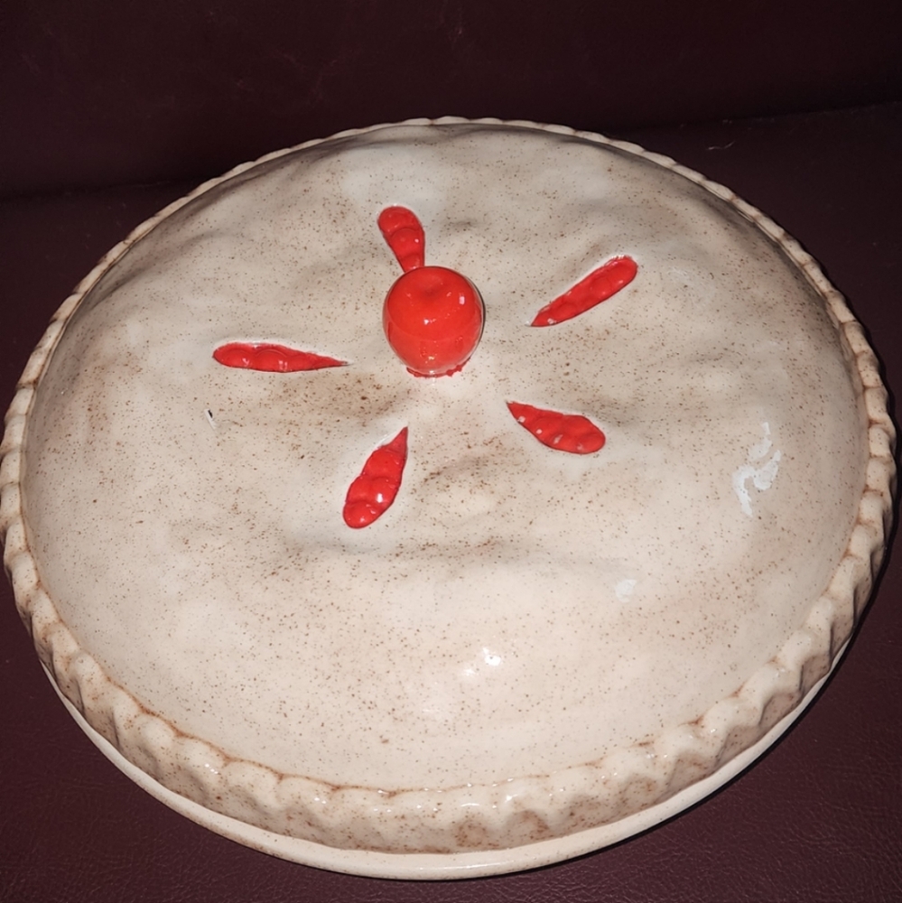 Vintage 1980 Ceramic Covered Cherry Pie Plate Holder Keeper with Lid Pre-Owned